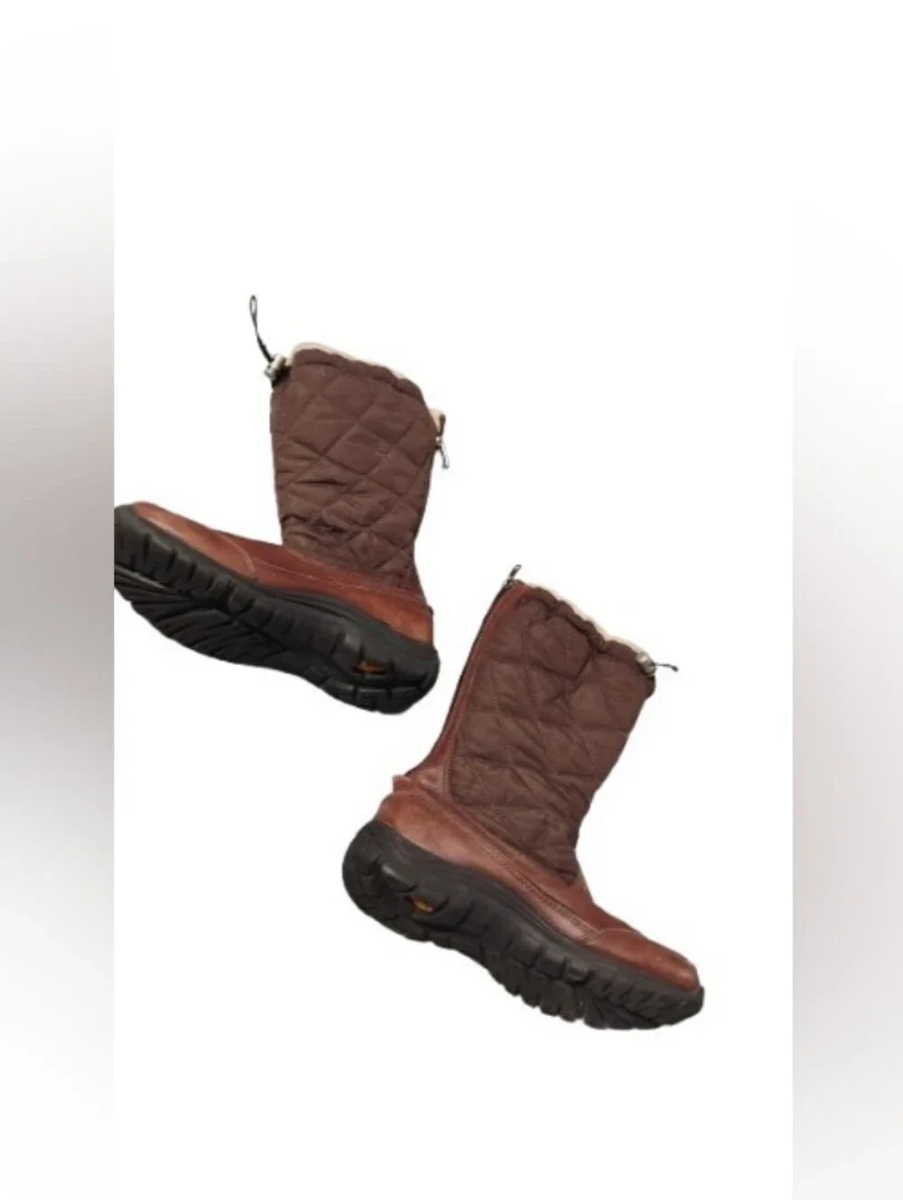 Ugg Women's Quilted Vibram Sole Waterproof Boots Sz 8